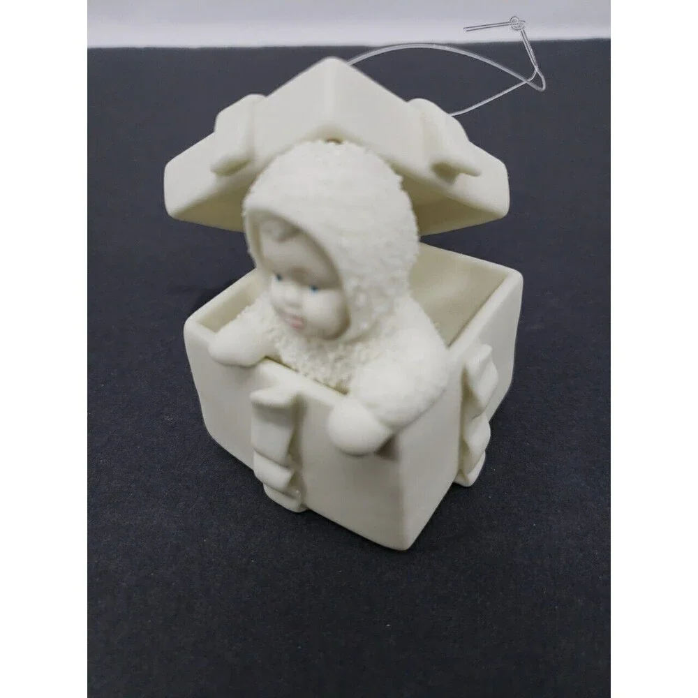 Dept 56 Snowbabies Surprise Vintage Bisque Christmas Gift Baby Ornament Classic